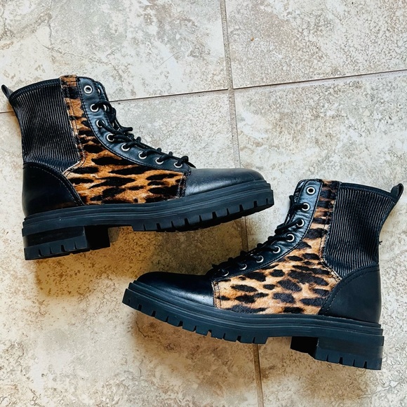 Vince Camuto Animal Print Leather Combat Boots Size 6.5 - Picture 9 of 11